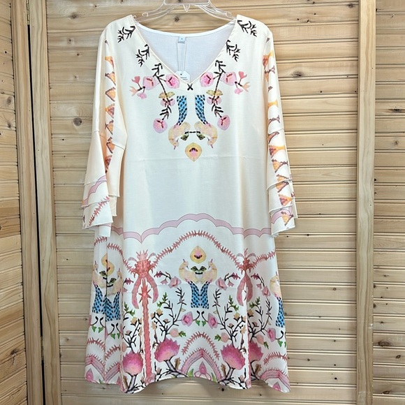 BOHO Summer Beach Mini Dress Size Large 3/4 Bell Sleeves V Neck NWT Floral - Picture 2 of 7